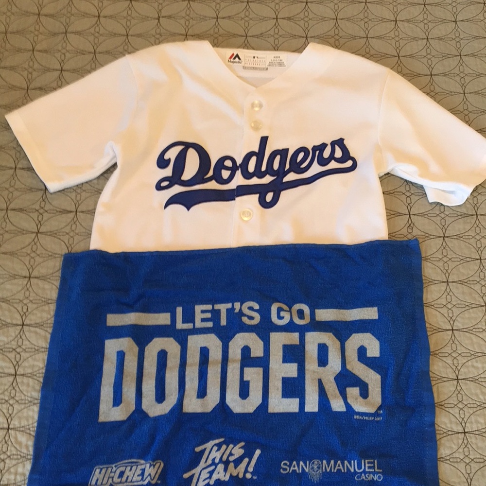 LA Dodgers Jersey and fan towel